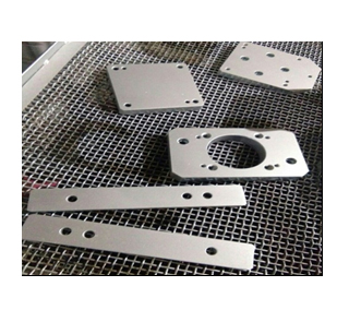 Zinc-Flake-Coating-Big-Size-Parts-With-Spray2